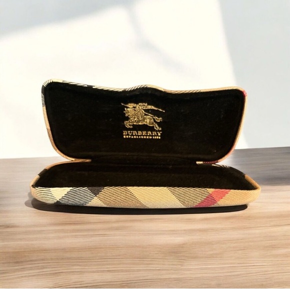 Plaid Patterned Sunglasses Case - Picture 5 of 5